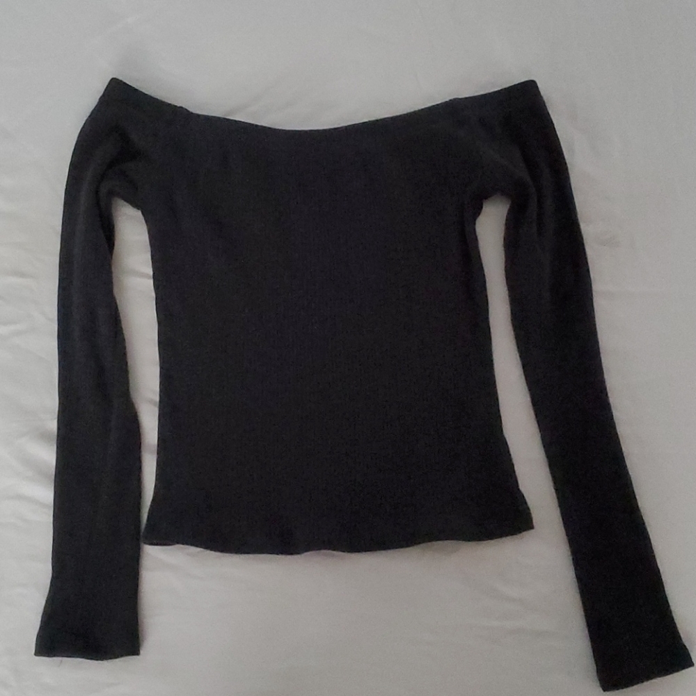 Off shoulder crop top